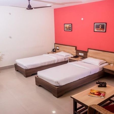 Hotel Aatreyee Dibrugarh Εξωτερικό φωτογραφία