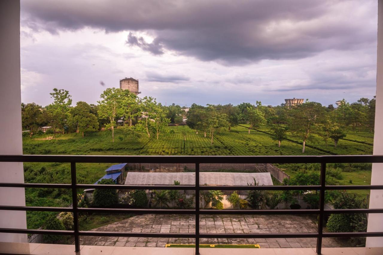 Hotel Aatreyee Dibrugarh Εξωτερικό φωτογραφία