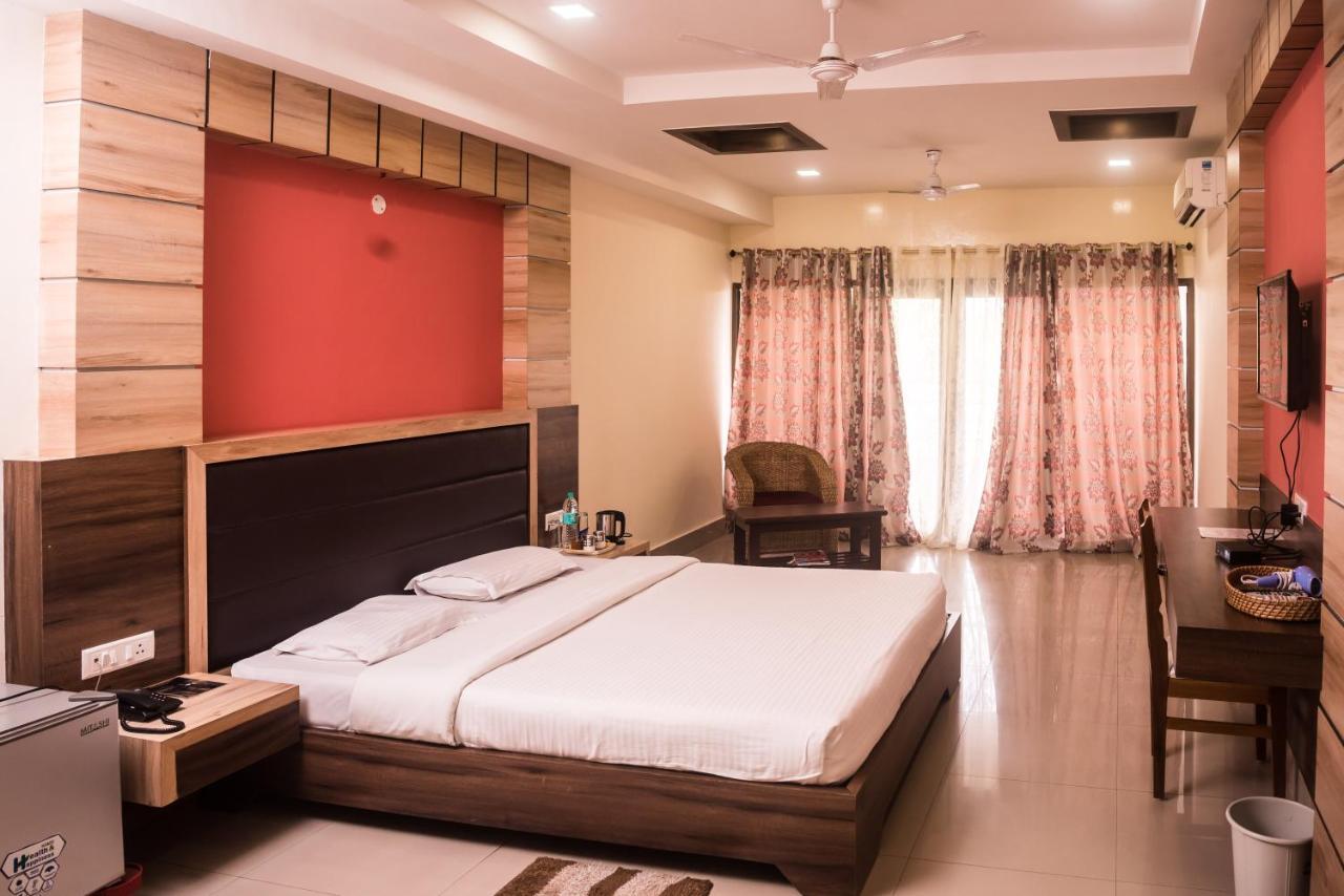 Hotel Aatreyee Dibrugarh Εξωτερικό φωτογραφία