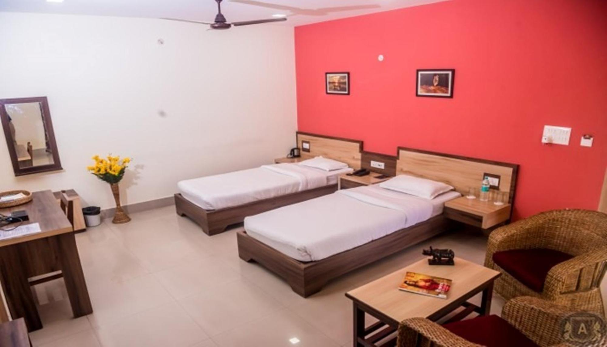 Hotel Aatreyee Dibrugarh Εξωτερικό φωτογραφία